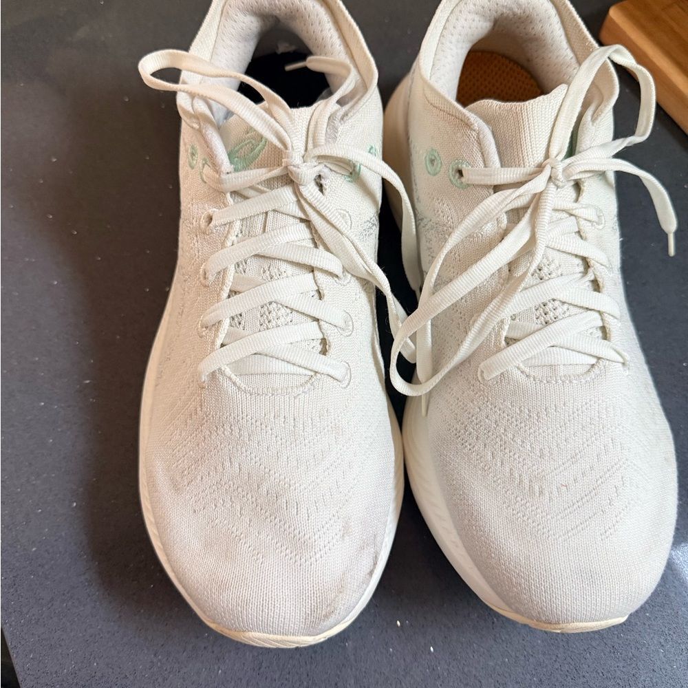 Men's White Athletic Shoes